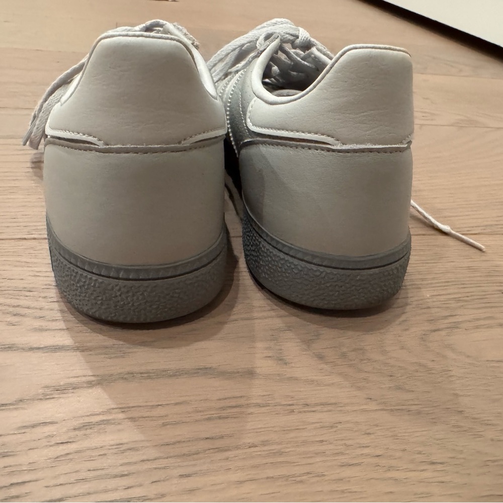 Adidas Espezial Classic Gray and White stripe all leather sneakers Size 8.5 Mens - Picture 3 of 7